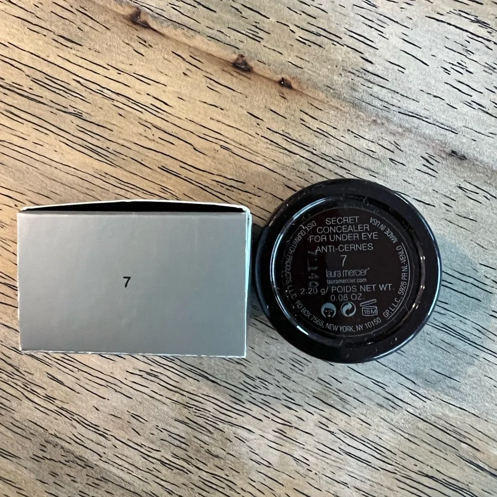 Laura Mercier Secret Concealer - #7 - Picture 2 of 2